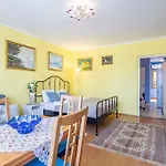 Convenient City Stay
