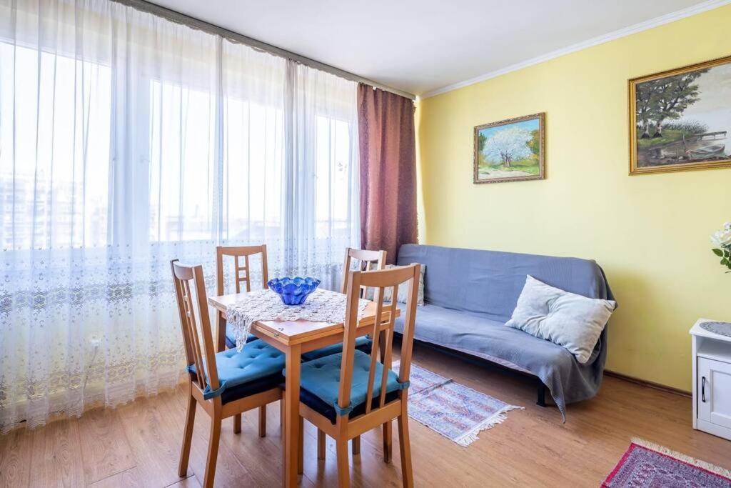 Apartment Convenient